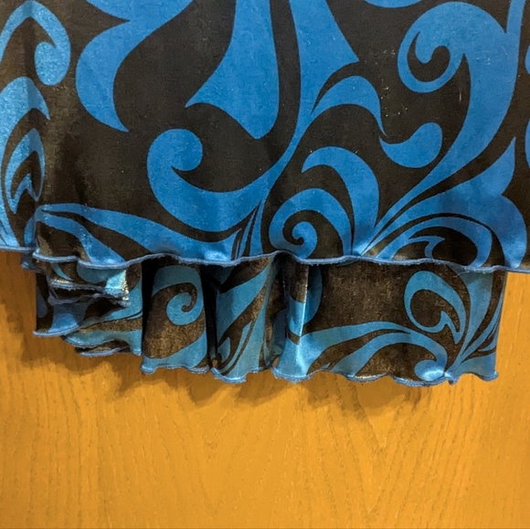 Elegant Black and Blue Patterned Dress - Picture 4 of 5